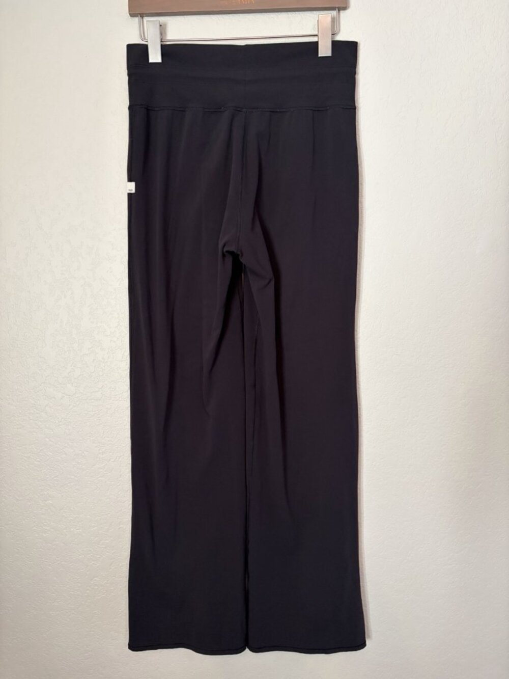 Vuori Women's Daily Wide Leg Pants Sz Medium - Picture 4 of 7